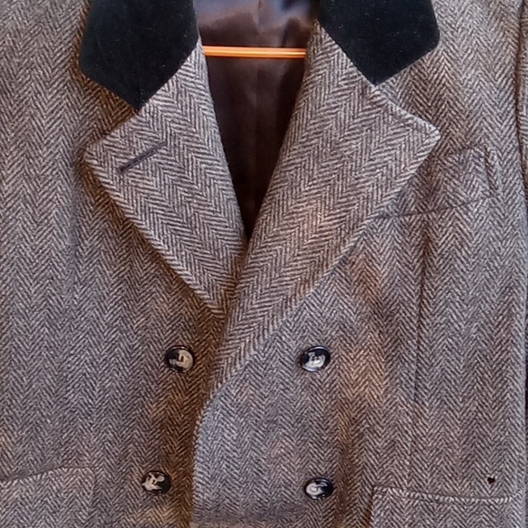 Coat - Picture 5 of 10